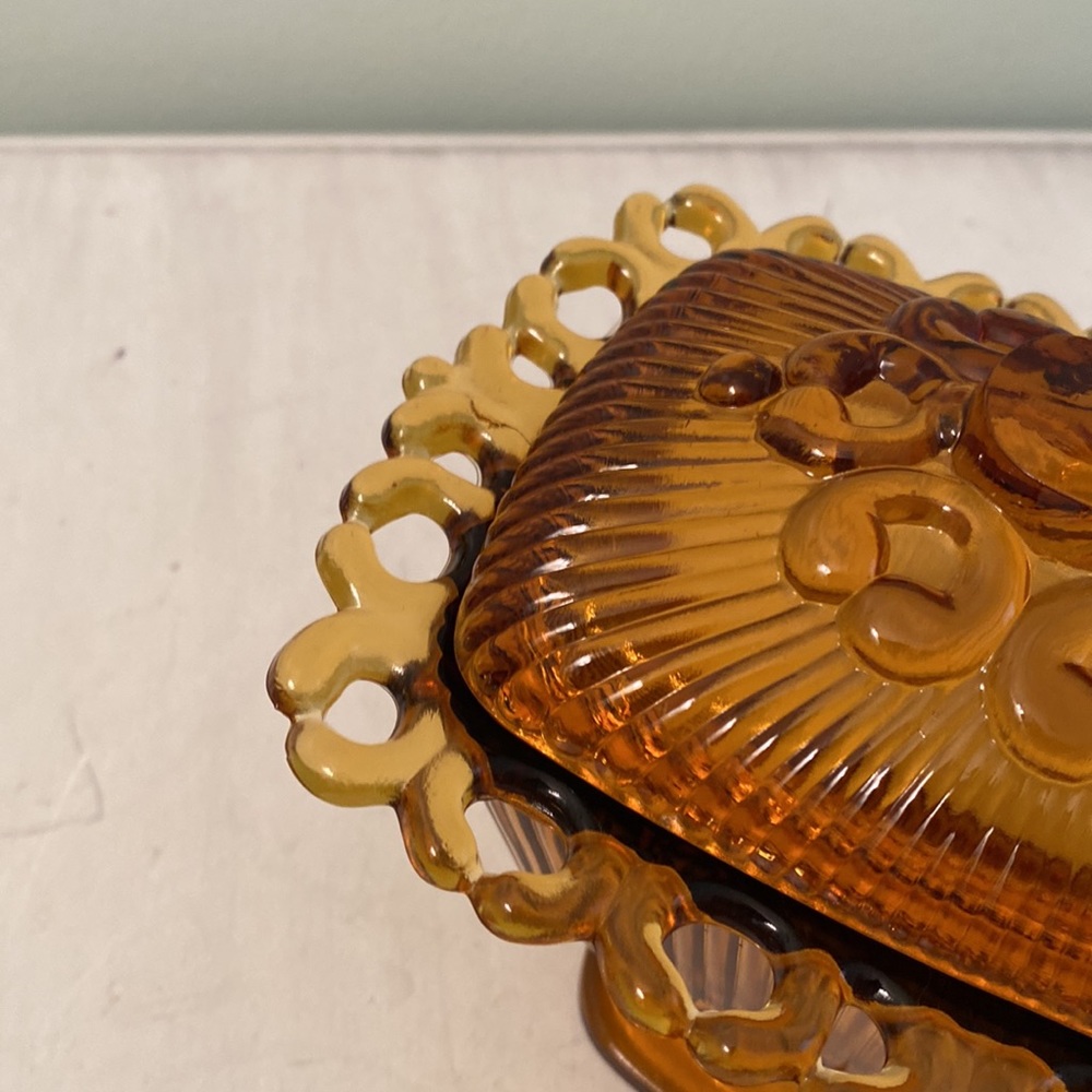 Amber glass  square pedestal  bowl with lid - Picture 3 of 10